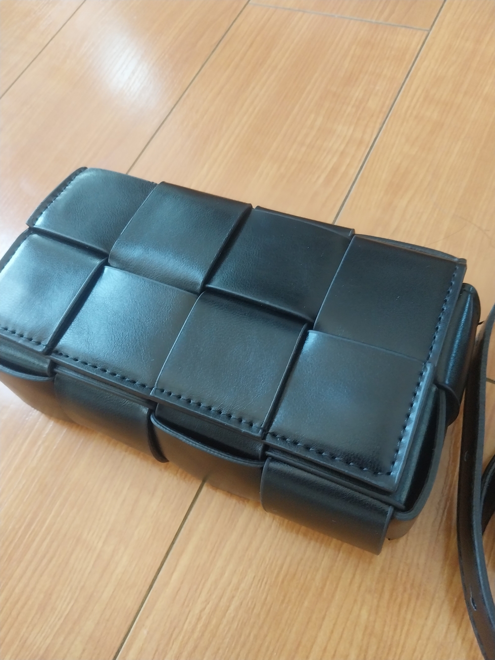 BRAND NEW NEVER WORN Woven Quilted Crossbody Shoulder Everyday Handbag Bag